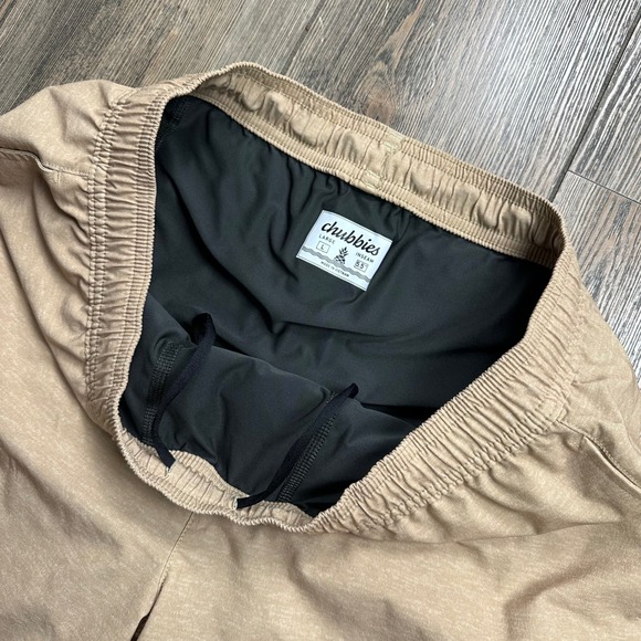 Chubbies Everywear Shorts Mens Large Tan Khaki Heathered 5.5" Inseam Elastic - Picture 3 of 6